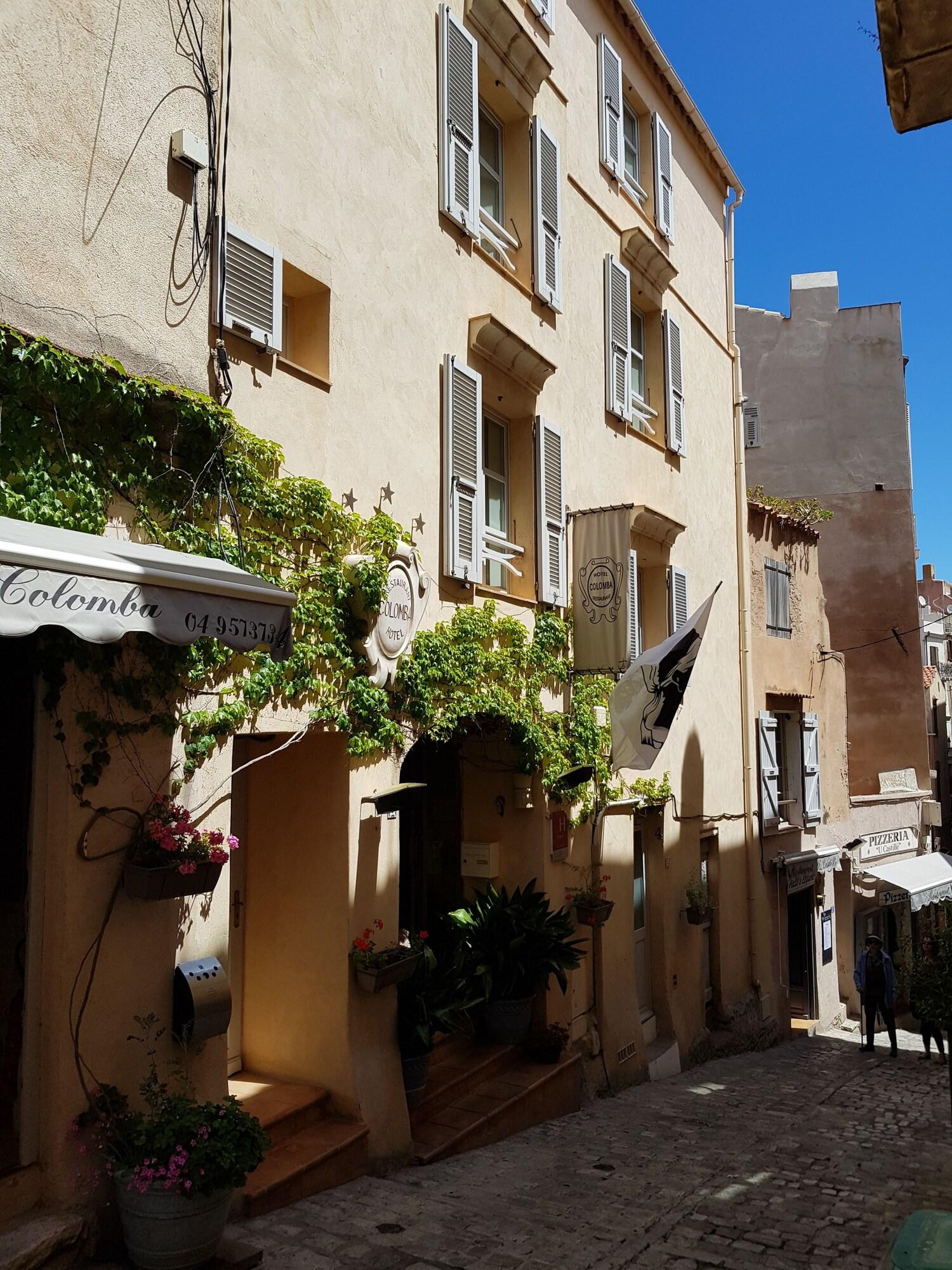 Hôtel Colomba 21/25