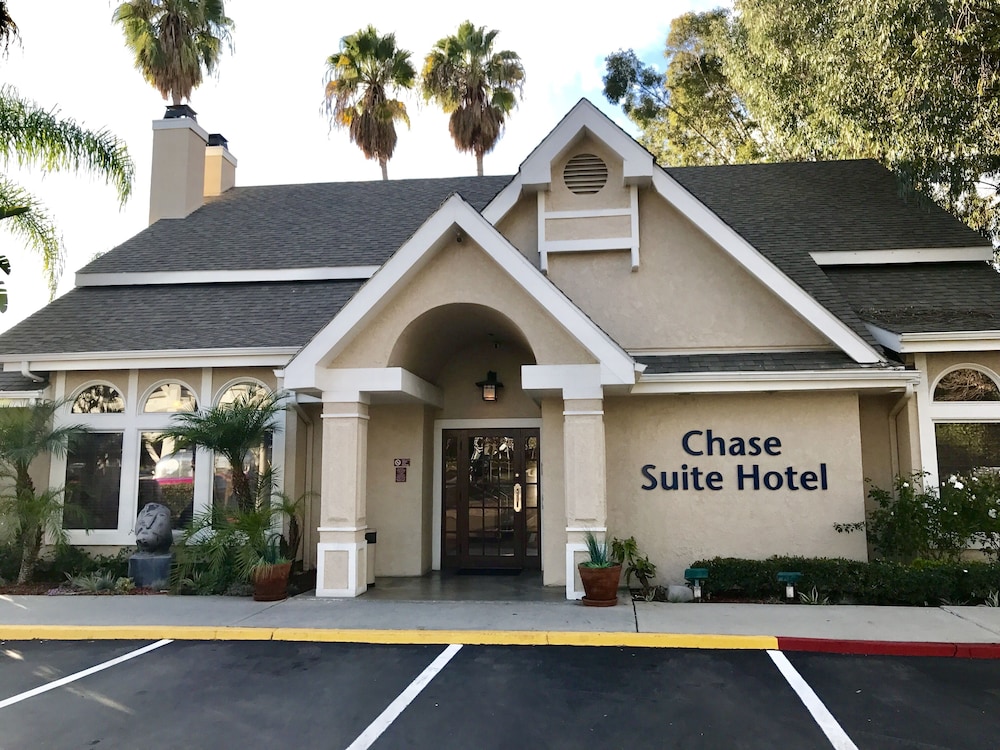 Chase Suite Hotel Brea 53/55