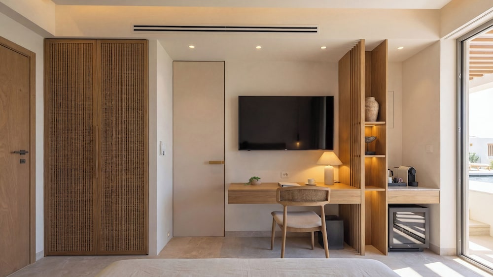 Alianthos Estate Resort 70/79