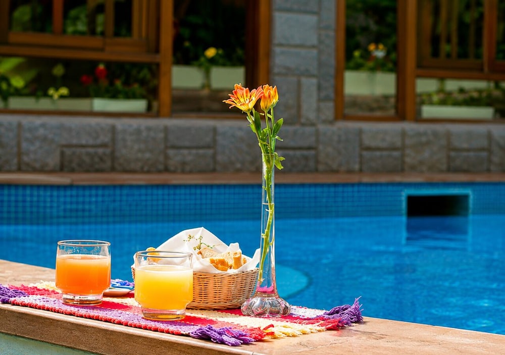Casa Encantada Hotel & Suites 43/59