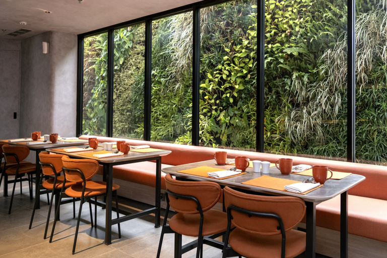 TMG Hotel Tebet Jakarta 80/84