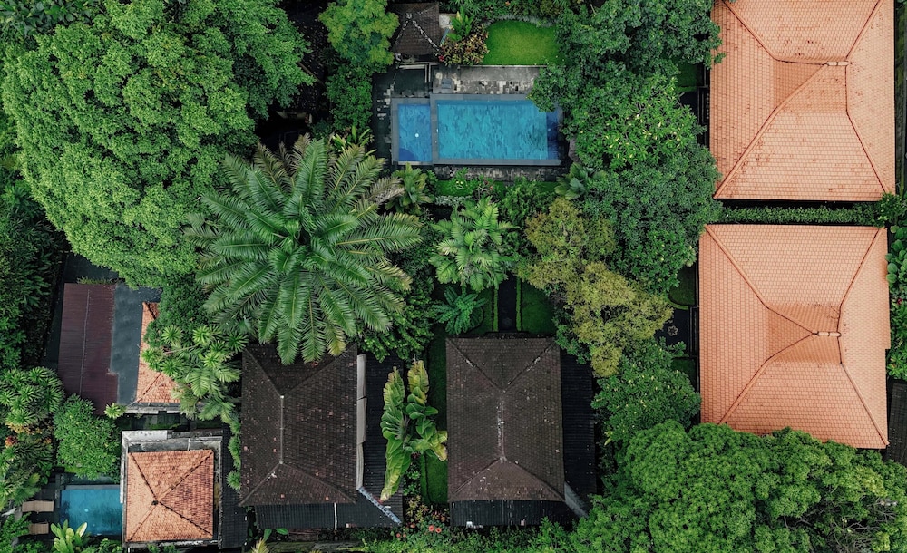 Sari Bamboo Villas 54/63