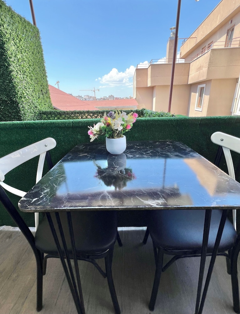 Taksim Larissa Hotel 46/50