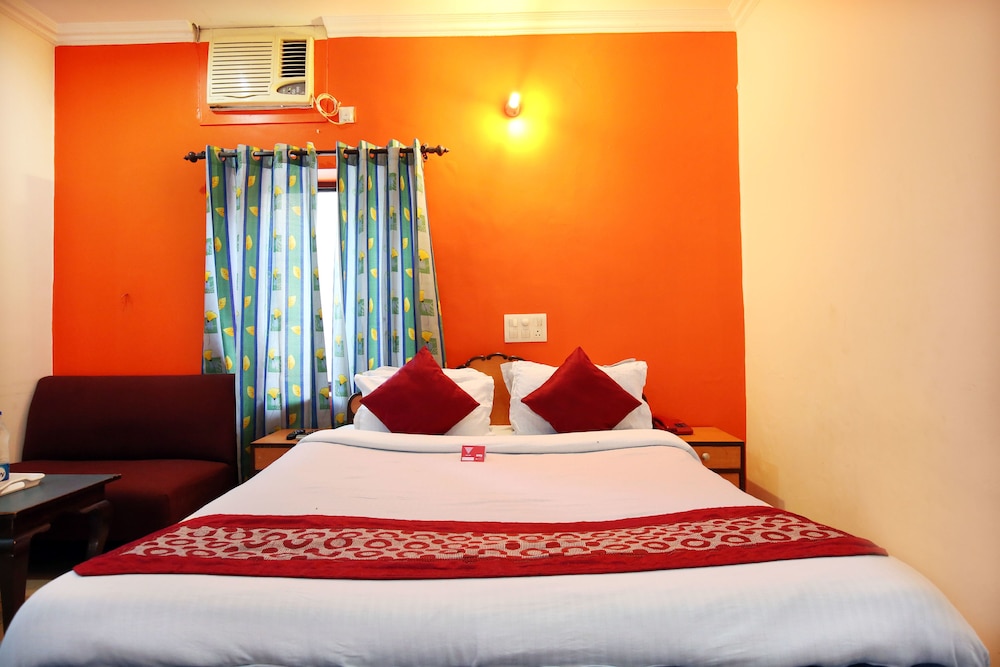 Oyo 4256 Hotel Rajmahal 7/16
