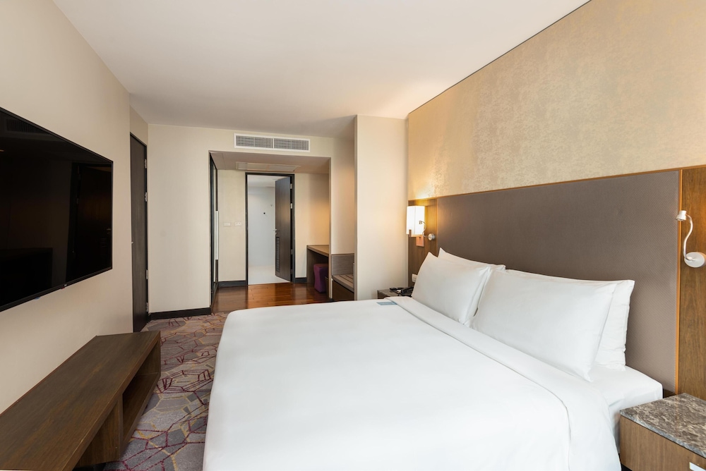 ONE-BEDROOM SUITE