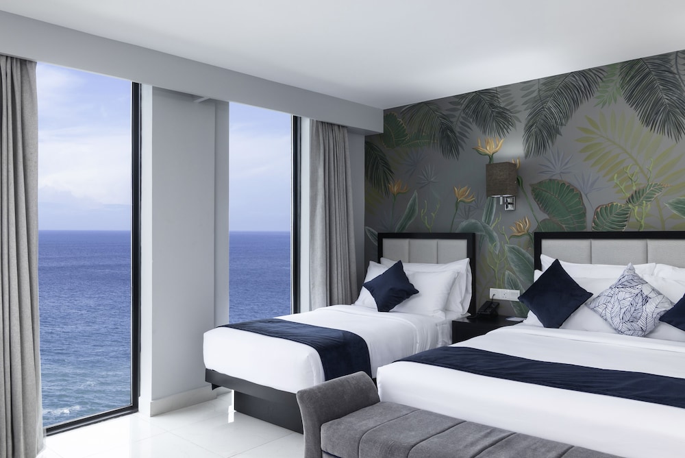 SIGNATURE, FAMILY, SEA FRONT
