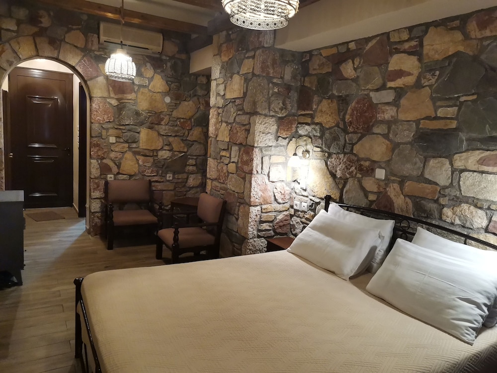 Hotel Ataviros 8/30