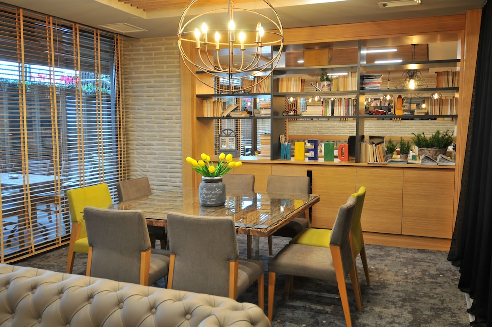 HOLIDAY INN ISTANBUL - KADIKOY 72/78