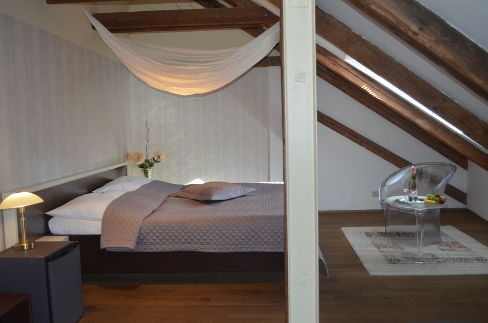 HOTEL PEREGRIN 21/72