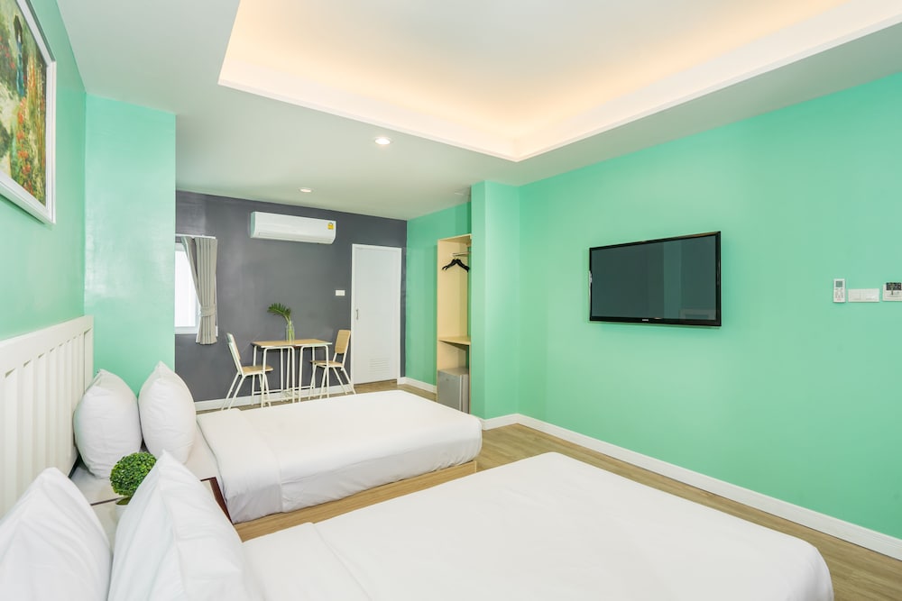 Ratchada Point Hotel 16/57
