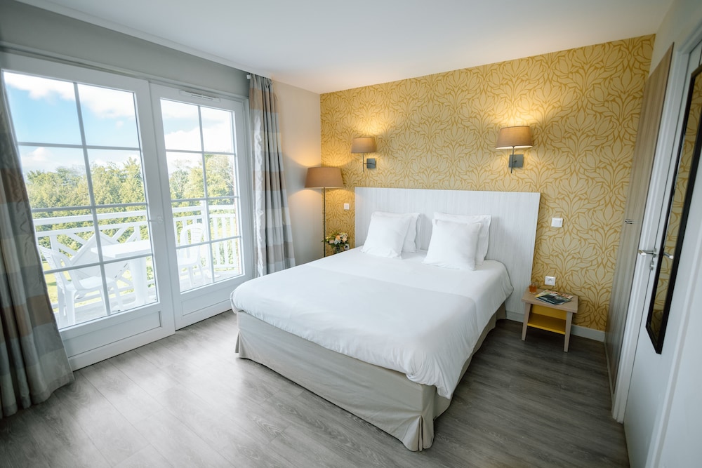BO Resort & Spa 18/58