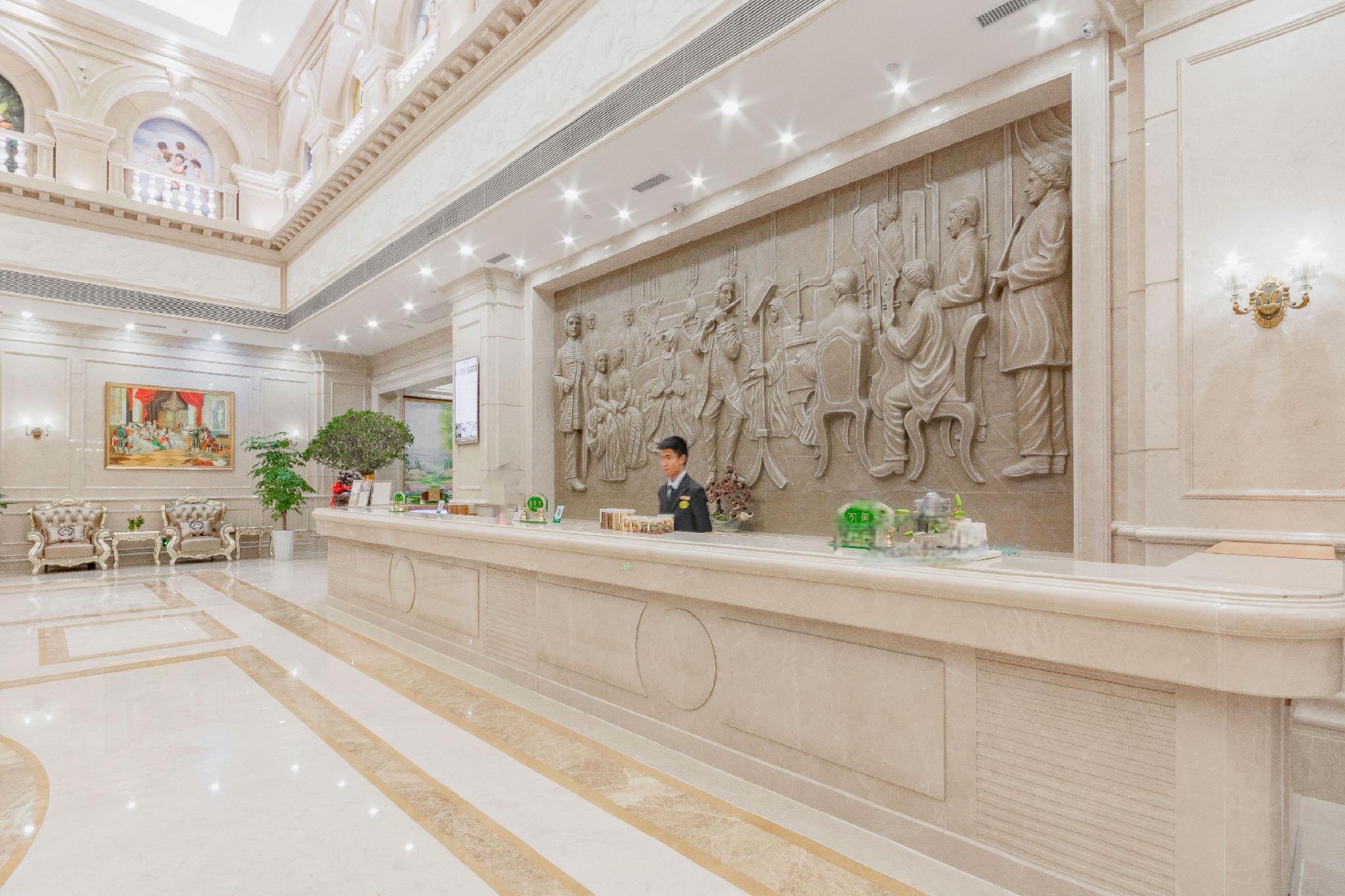 Vienna International Hotel (Huanggang Dongmen Road) 3/37