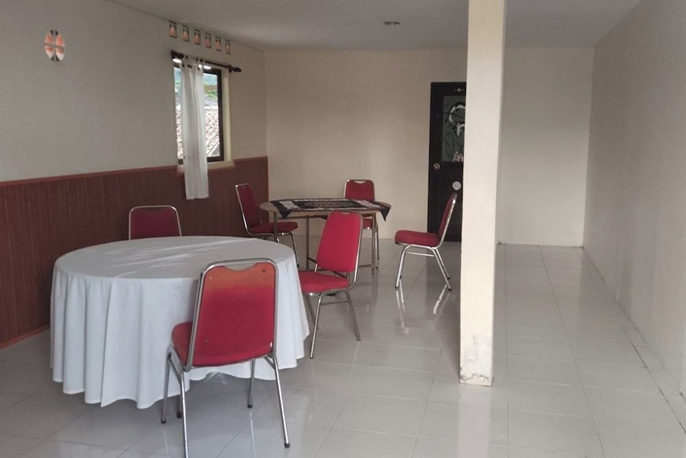 Hotel Kayu Manis by ZUZU 39/48