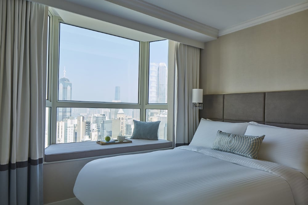 SKYLINE, SUITE