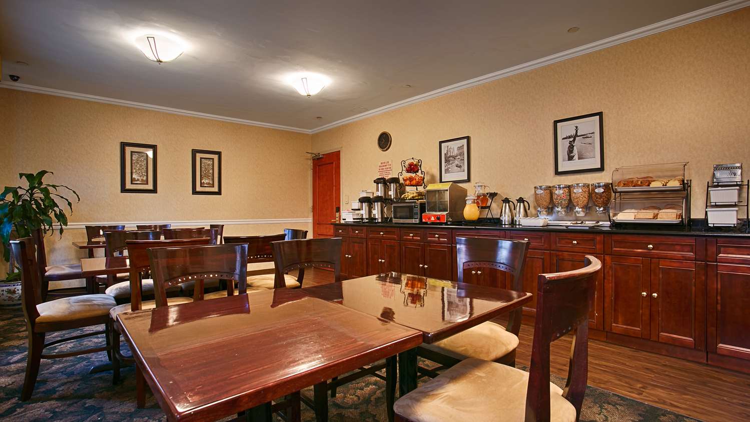 Best Western Flushing-LaGuardia 20/28