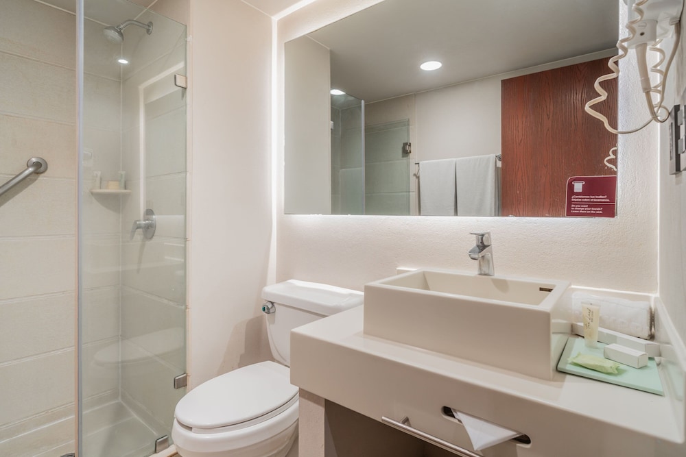 City Express Suites by Marriott Queretaro 72/73