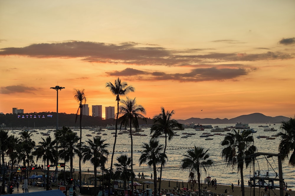 The Weekend Pattaya (ex Tweet Tweet Nest) 49/52