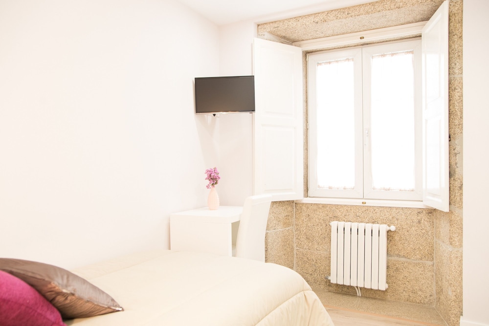 Linares Rooms Santiago 60/66