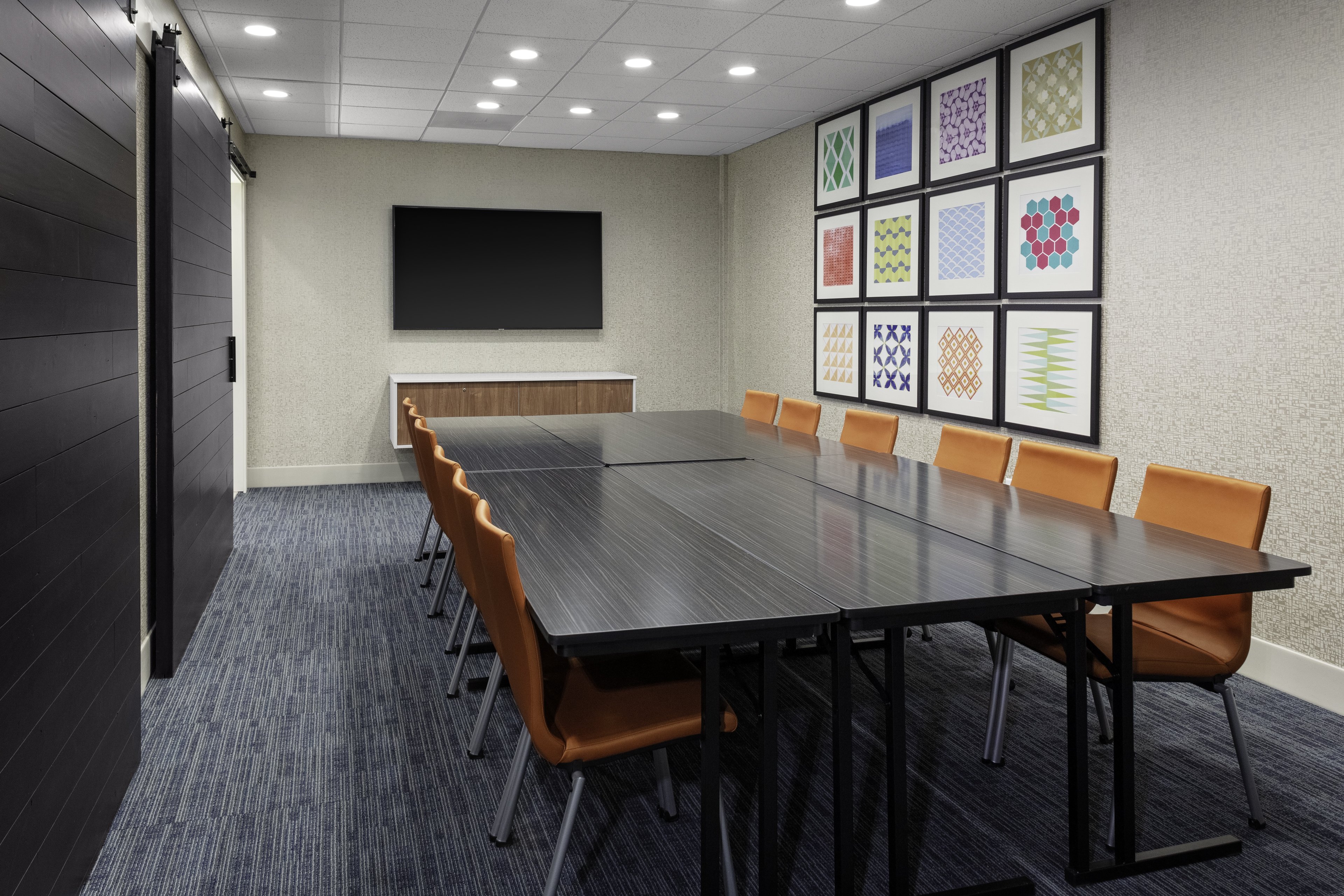 Holiday Inn Express And Suites Wilmington West - Medical Park 51/60
