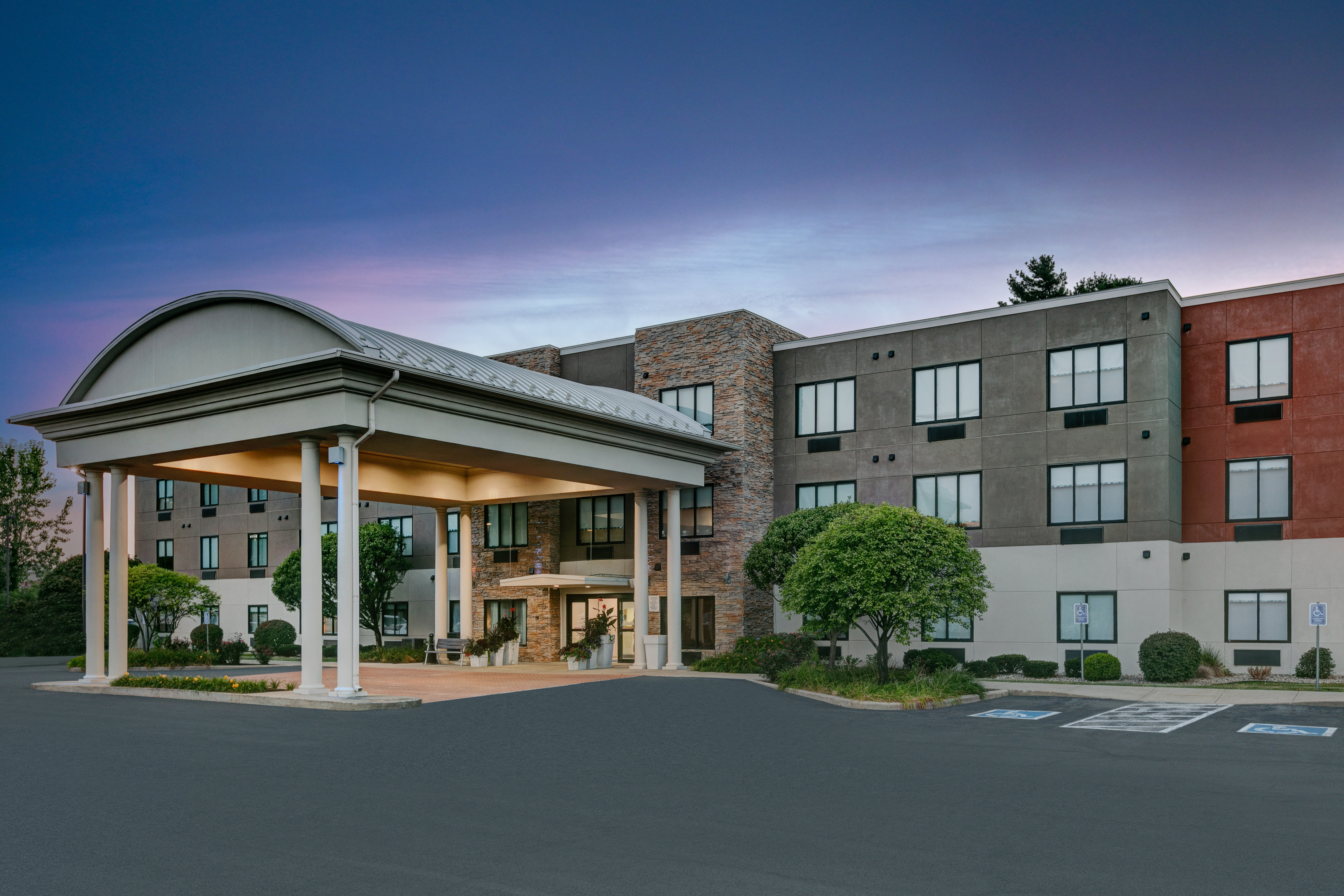 Holiday Inn Express Hotel Suites Valparaiso 2/41