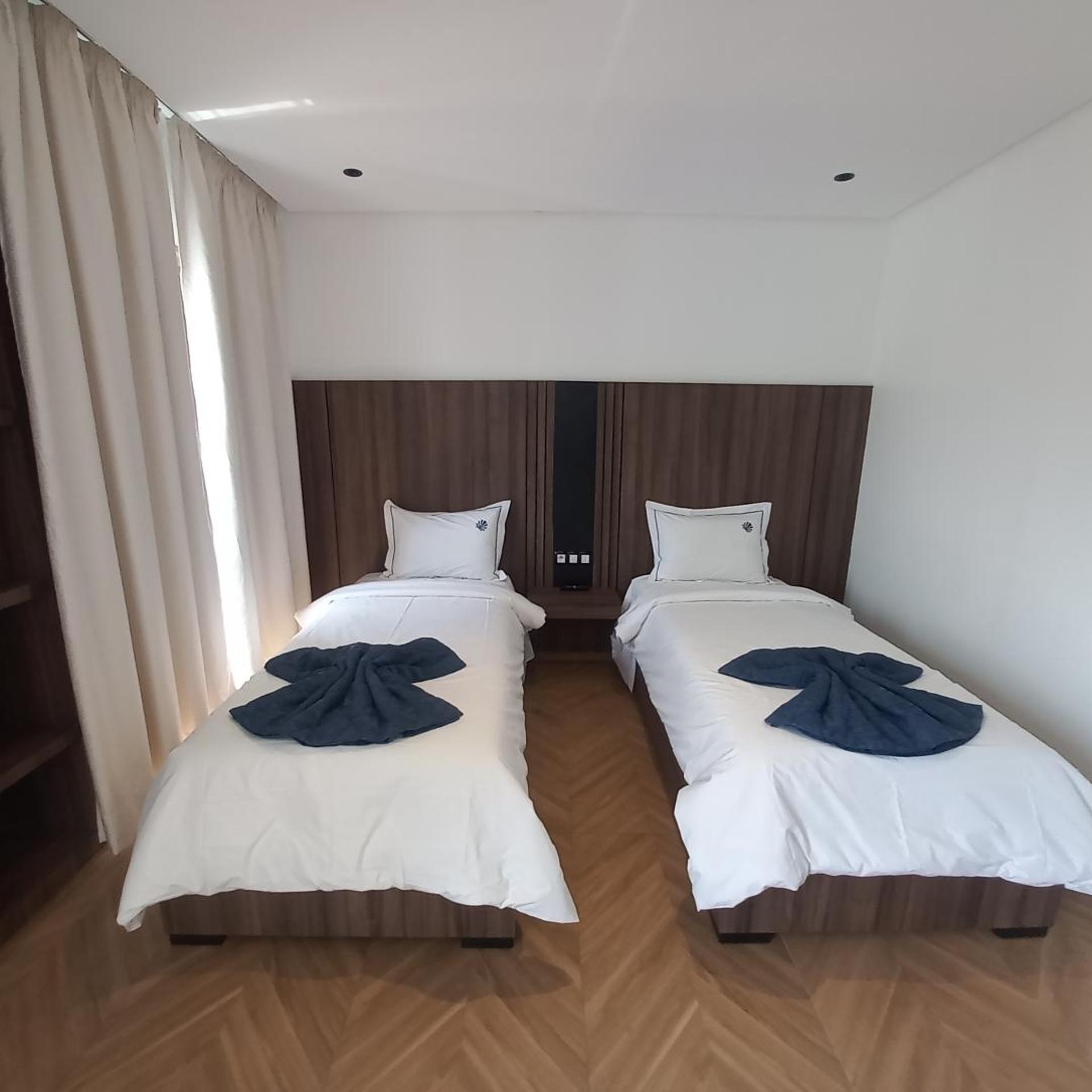 Room, Twin Beds