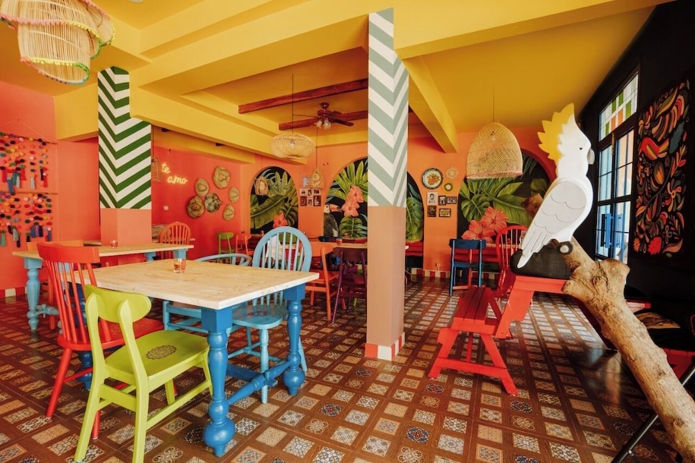 Por Aqui Stay & Dine 15/20