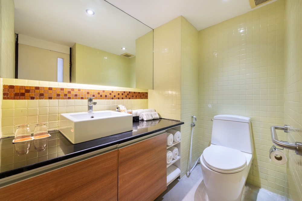 Bandara Silom Suites, Bangkok 75/78