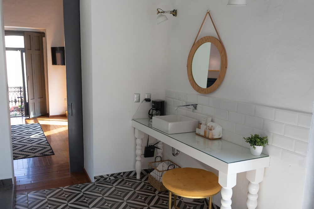 Hotel Markee 12/50