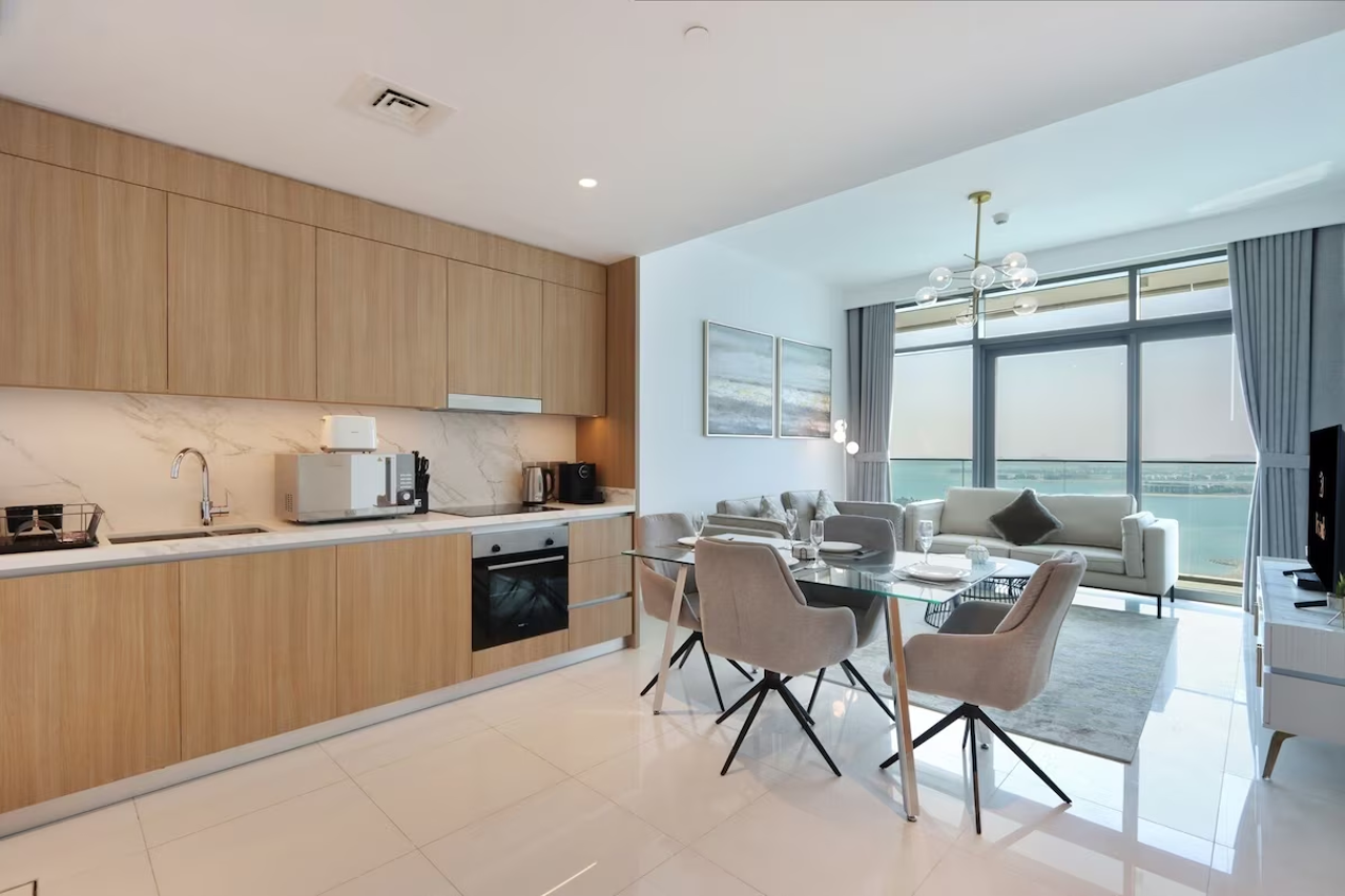 2BR Full panoramic Sea View and Beach Access 12/24