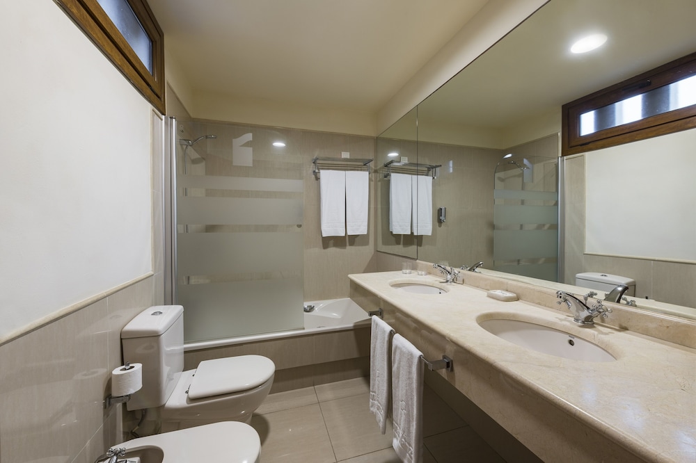 Marylanza Suites & Spa 48/50