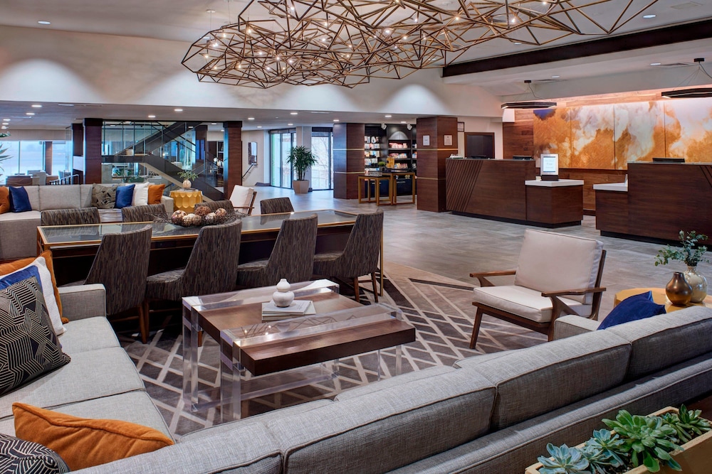 Kansas City Airport Marriott 36/64
