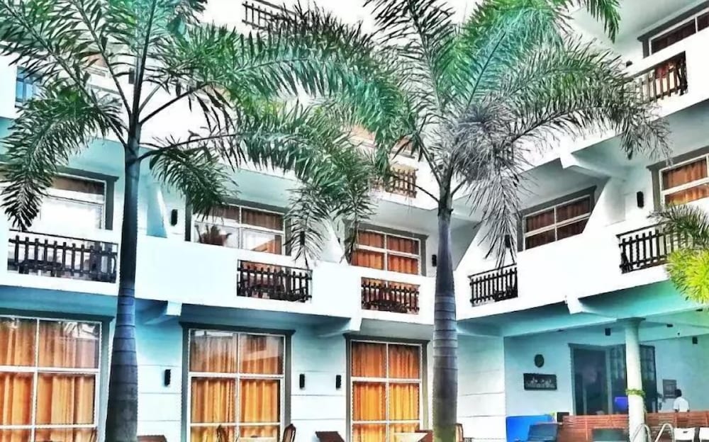 Nil Diya Mankada Safari Lodge 8/50