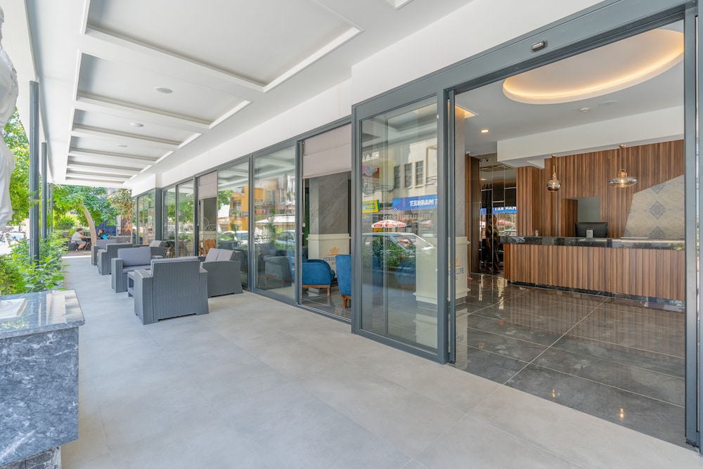 Gurses Life Hotel 7/50