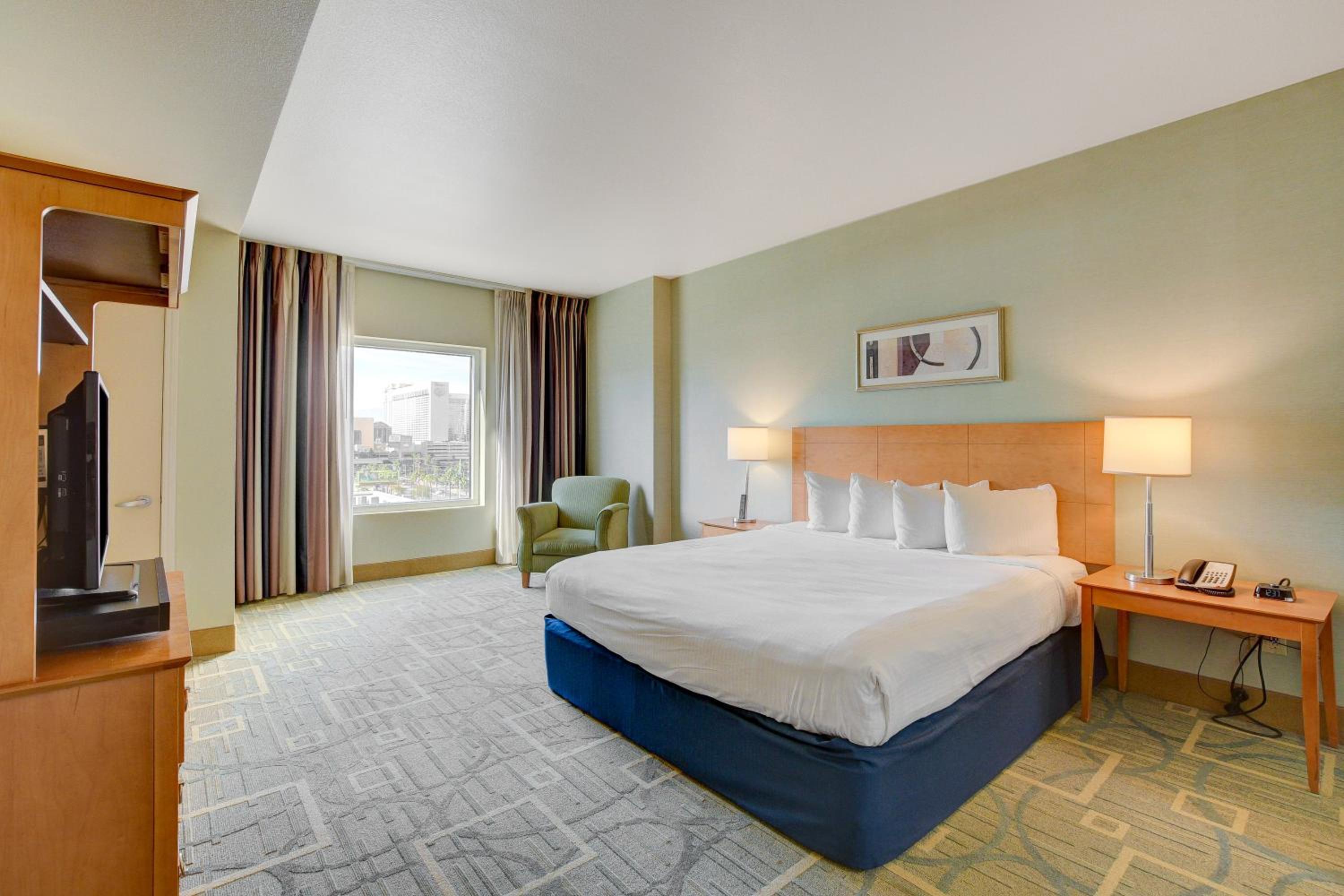 Luxury 1BD/1BTH Suite at Platinum Hotel STRIP VIEW 13/50