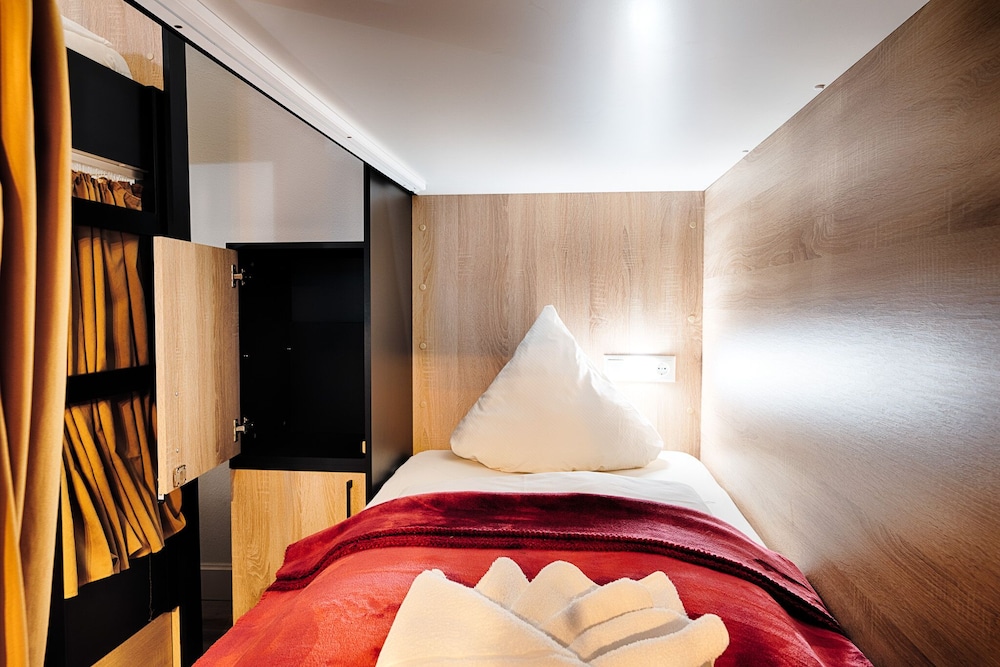 Mixed Dorm, Standard