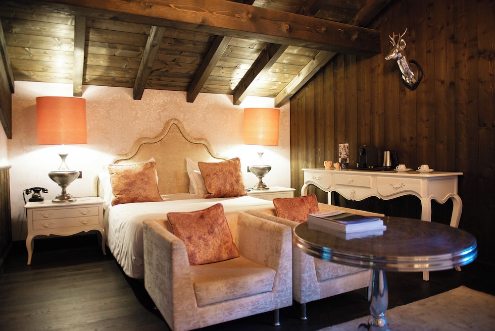 Chalet Hotel Le Castel 57/74