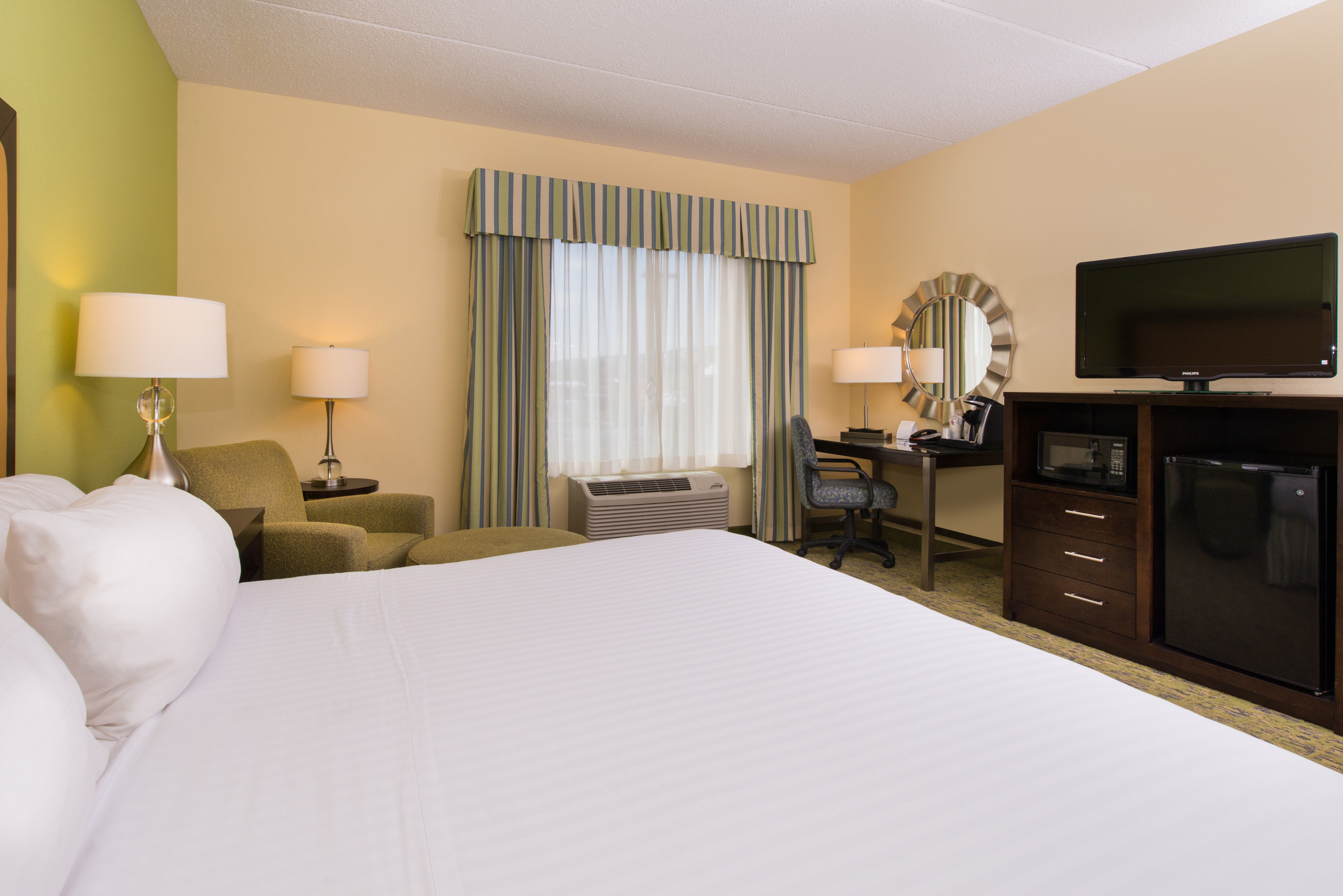 Holiday Inn Express Hotel And Suites Scranton 24/69