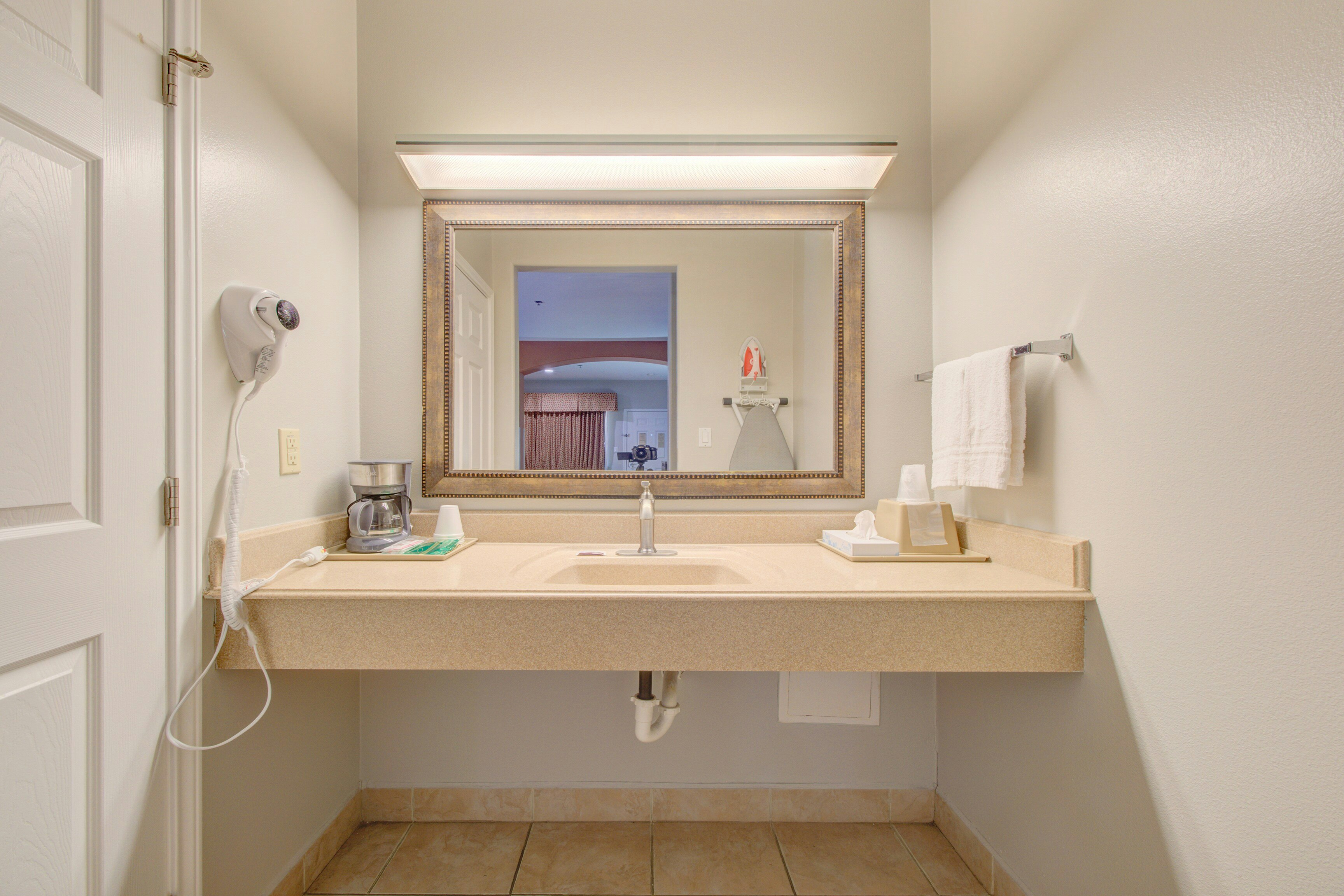 Weslaco Inn by Capital O Near Mercedes 54/56