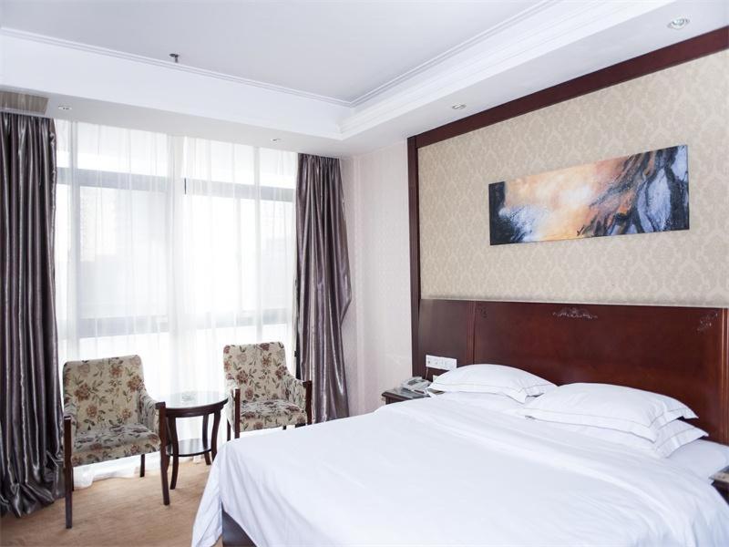 Vienna Hotel (Jiangyin Qishan Road) 20/28
