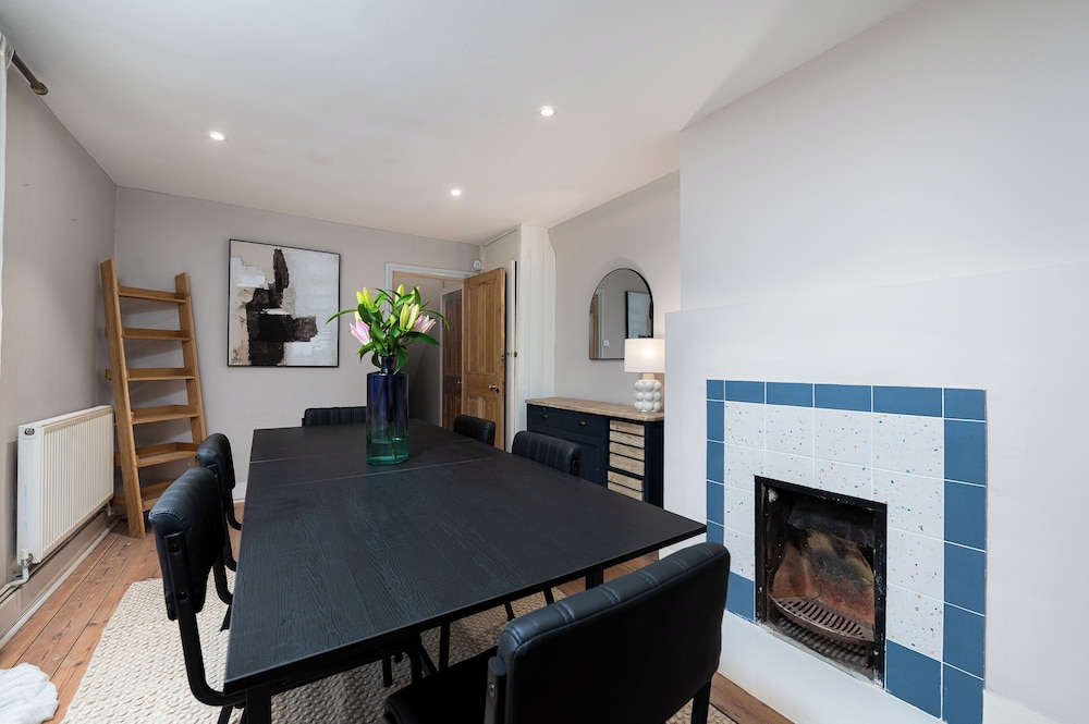 VESTO Three Bedroom Apartment in Clapham 15/26