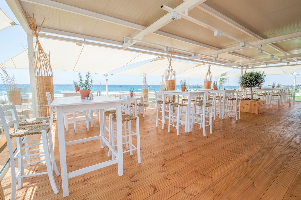 Piere Anne Beach Hotel 31/47