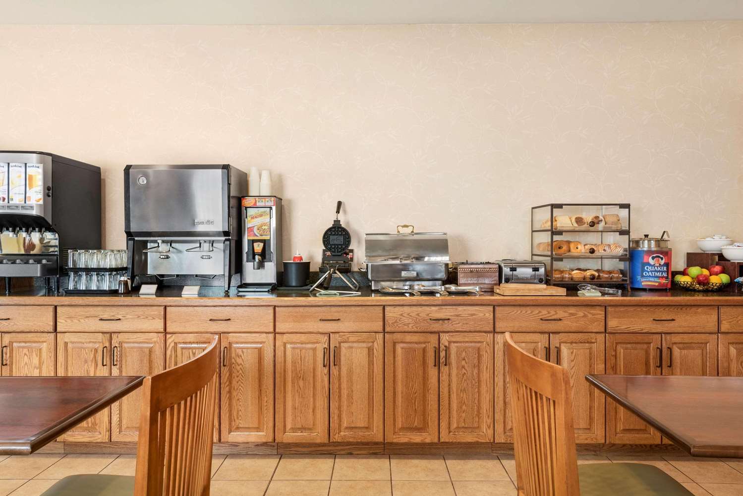 Country Inn & Suites By Radisson, Peoria North, IL 22/28