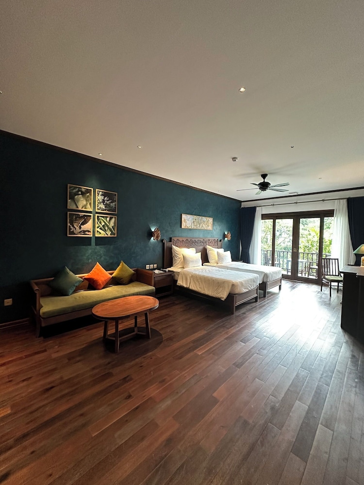 Amour Resort Bavi 38/50