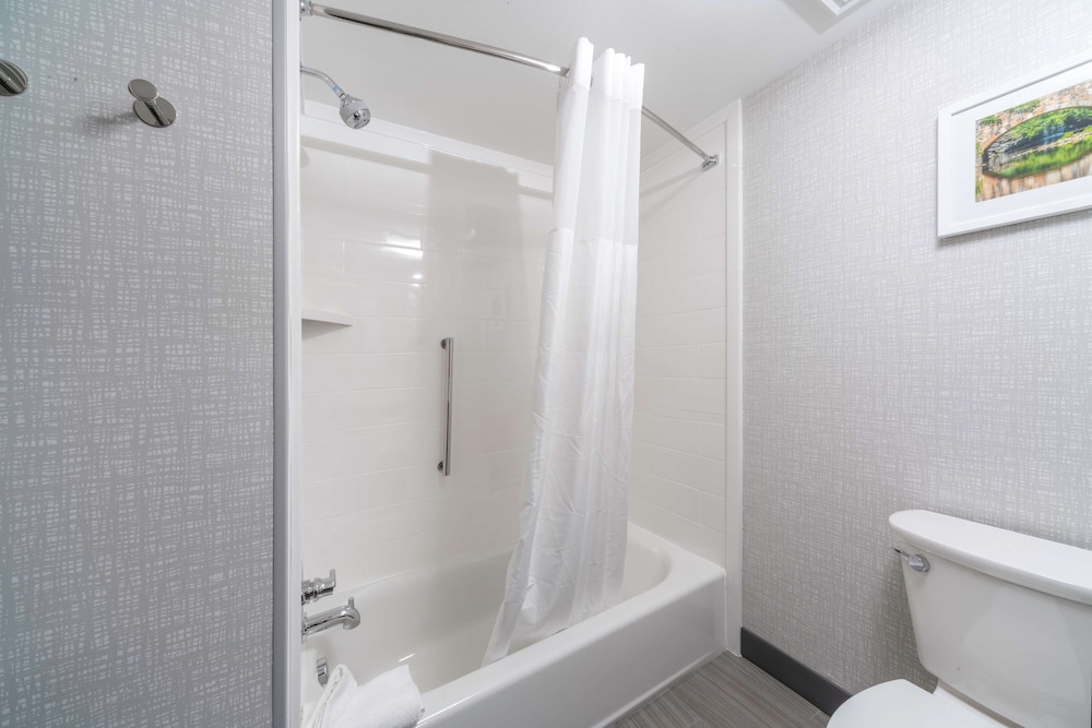 Hampton Inn and Suites Conway 13/43