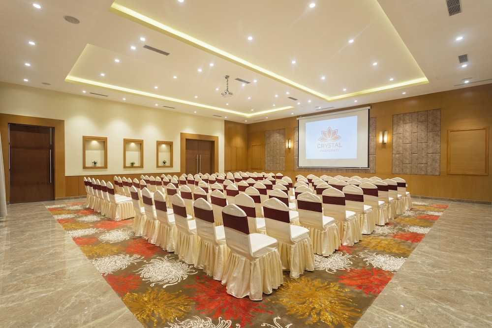 Hotel Crystal Pashupati 64/67