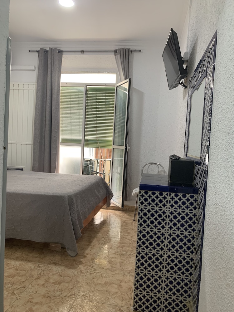 Hostal Alcobia 12/33