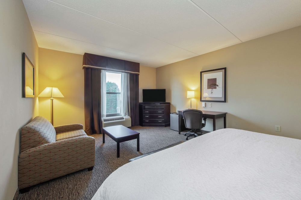 Hampton Inn & Suites Burlington NC 15/66