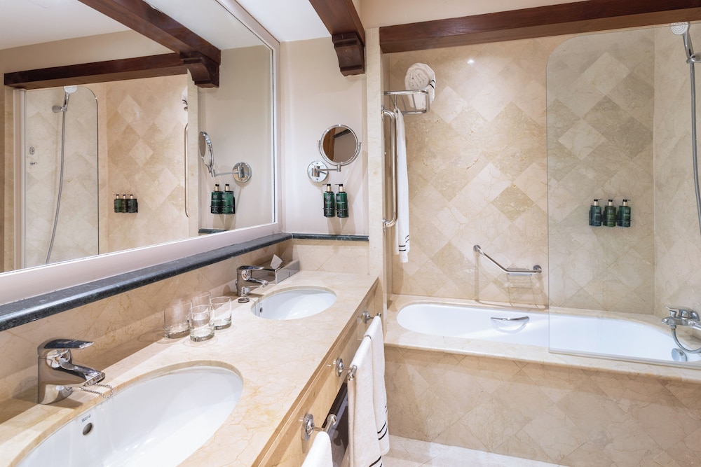 The Level At Melia Villaitana 49/50