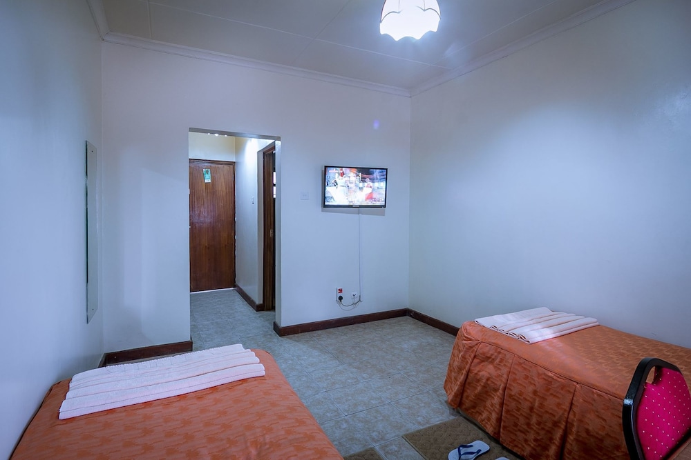 Chak Guest House & Conference Centre 11/22