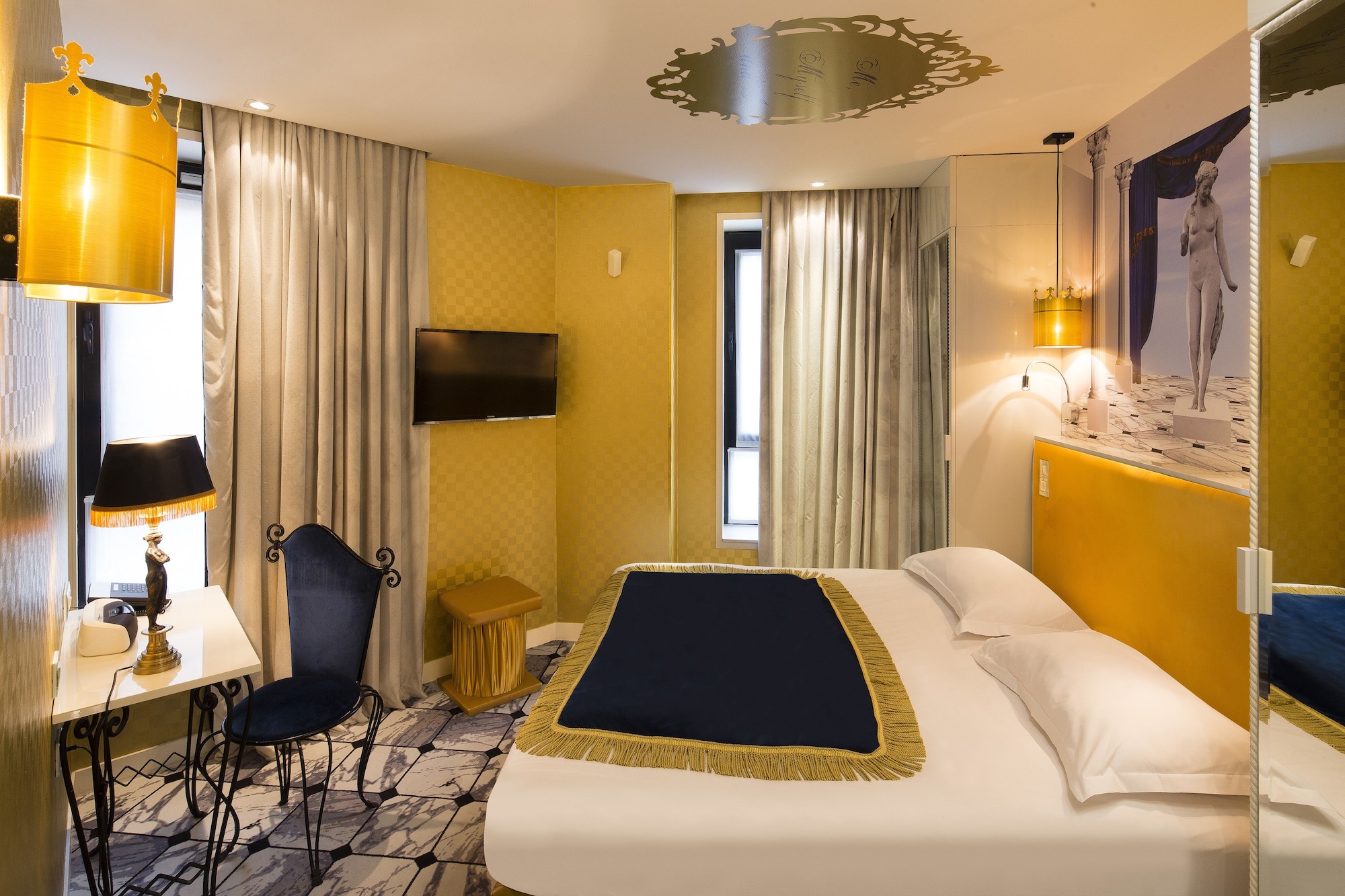 CLASSIC, DOUBLE OR TWIN BED